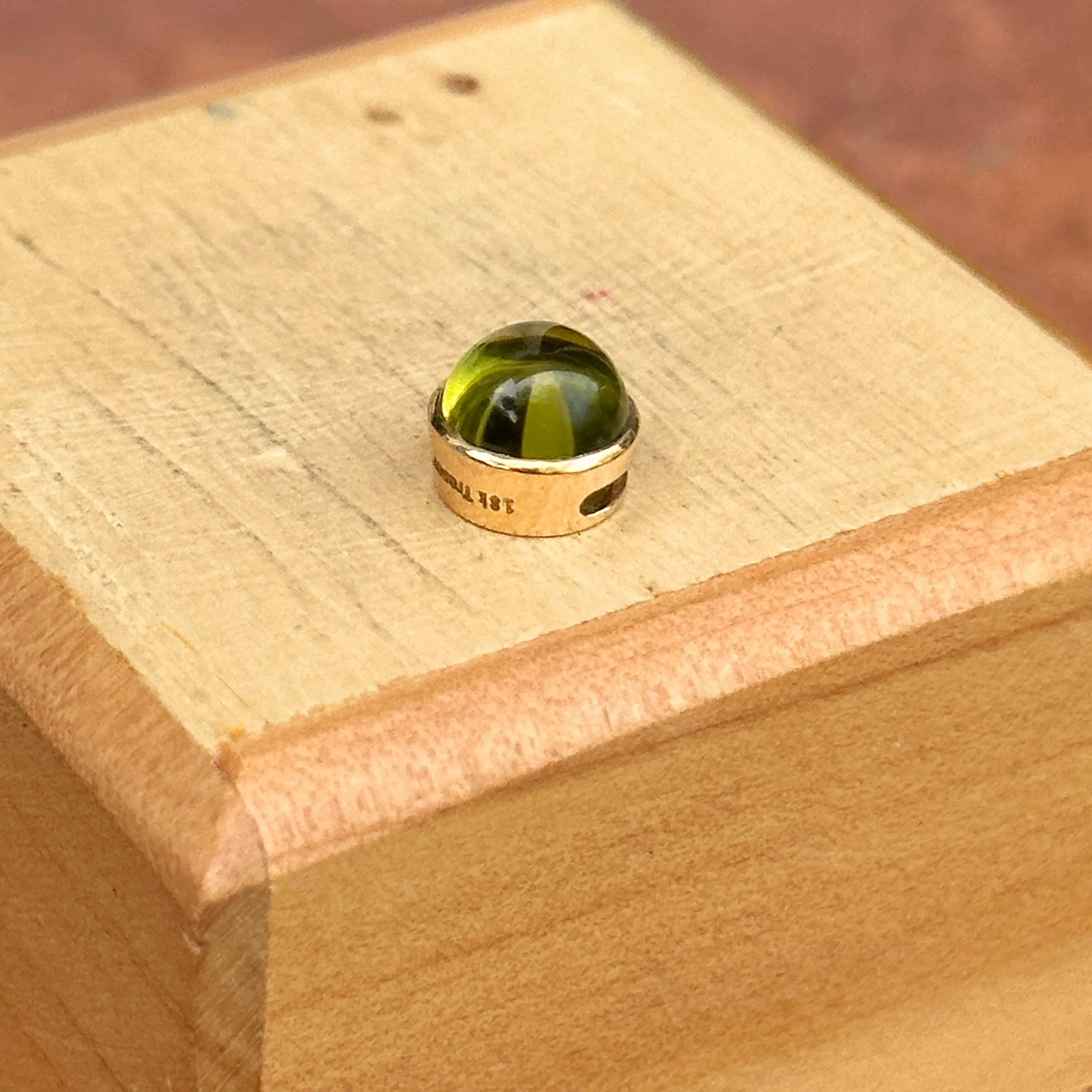 18KT Yellow Gold Round Cabochon Peridot Bezel Pendant Slide