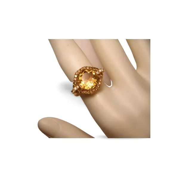 Gorgeous 18K Yellow Gold Champagne Diamond Citrine Ring