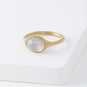 Maxi Yui moonstone ring