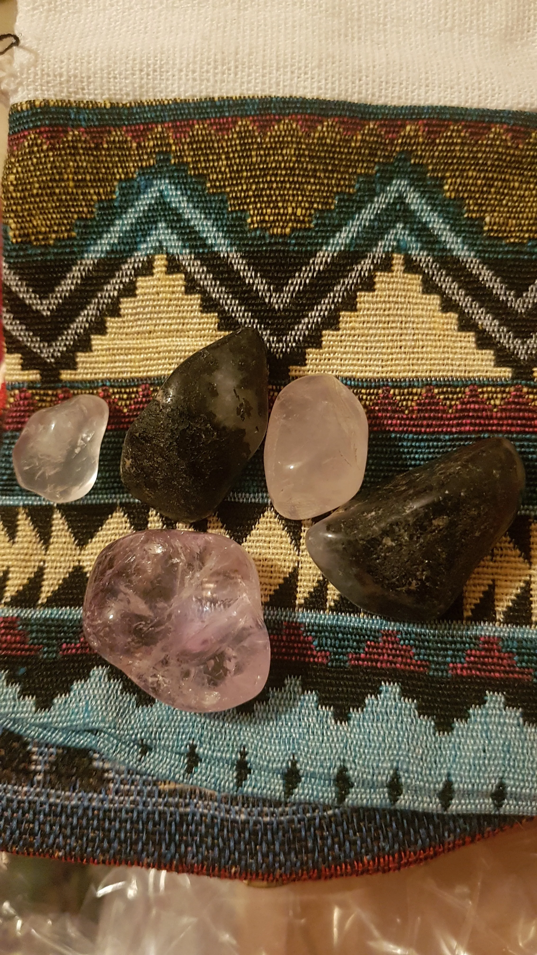 Mixed tumbled stones 100g