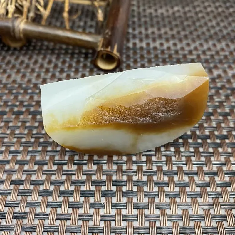 Natural Hetian Jade Rough Nephrite Raw (62g,5.6X3.4X1.4cm)