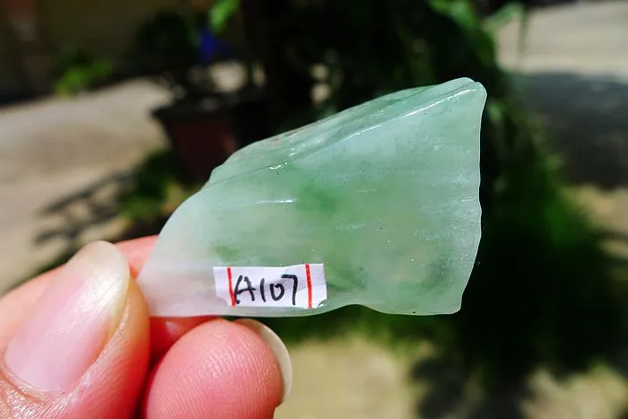 Natural Jade Rough Jadeite Raw (10.4g,3.9X2X0.9cm)