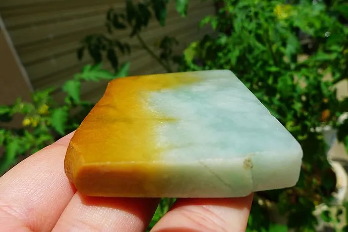 Natural Jade Rough Jadeite Raw (106g,6.5X5.2X1cm)