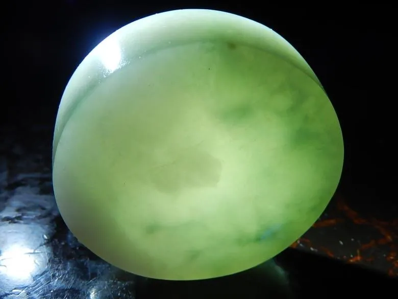Natural Jade Rough Jadeite Raw (107g, 53X53X15mm)
