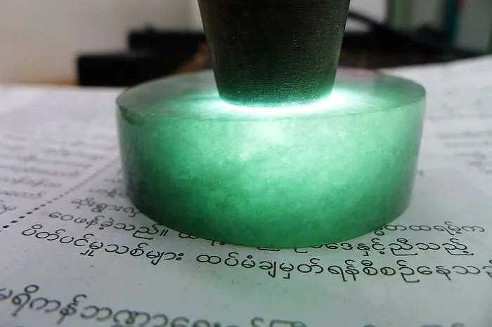 Natural Jade Rough Jadeite Raw (110g,5.2X1.6cm)