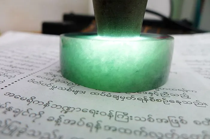 Natural Jade Rough Jadeite Raw (110g,5.2X1.6cm)