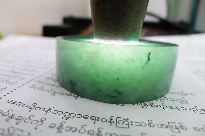 Natural Jade Rough Jadeite Raw (110g,5.2X1.6cm)