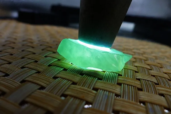 Natural Jade Rough Jadeite Raw (14g,3.3X2.9X0.8cm)