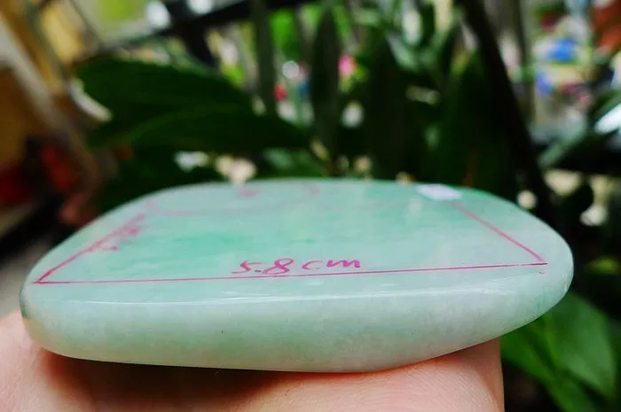 Natural Jade Rough Jadeite Raw (201g,8.8X8.1x1.48cm)