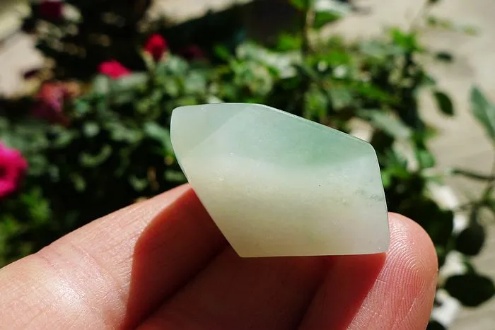 Natural Jade Rough Jadeite Raw (20.5g,2.8X2.6X1.7cm)