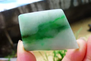 Natural Jade Rough Jadeite Raw (20g,4.5X3.1X0.5cm)