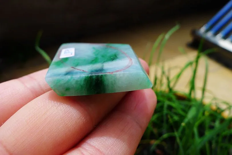 Natural Jade Rough Jadeite Raw (20g,4.5X3.1X0.5cm)