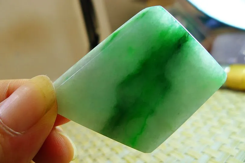 Natural Jade Rough Jadeite Raw (20g,4.5X3.1X0.5cm)