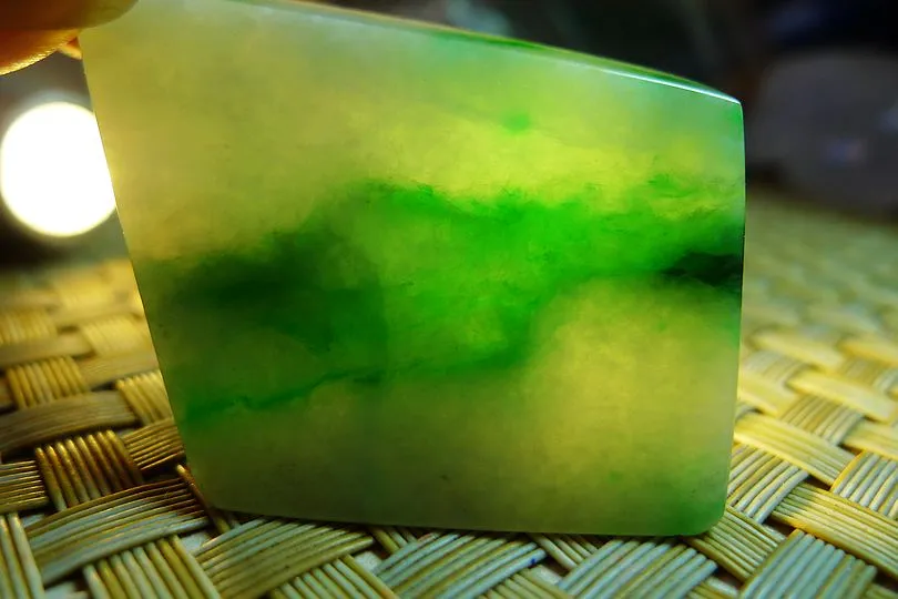 Natural Jade Rough Jadeite Raw (20g,4.5X3.1X0.5cm)