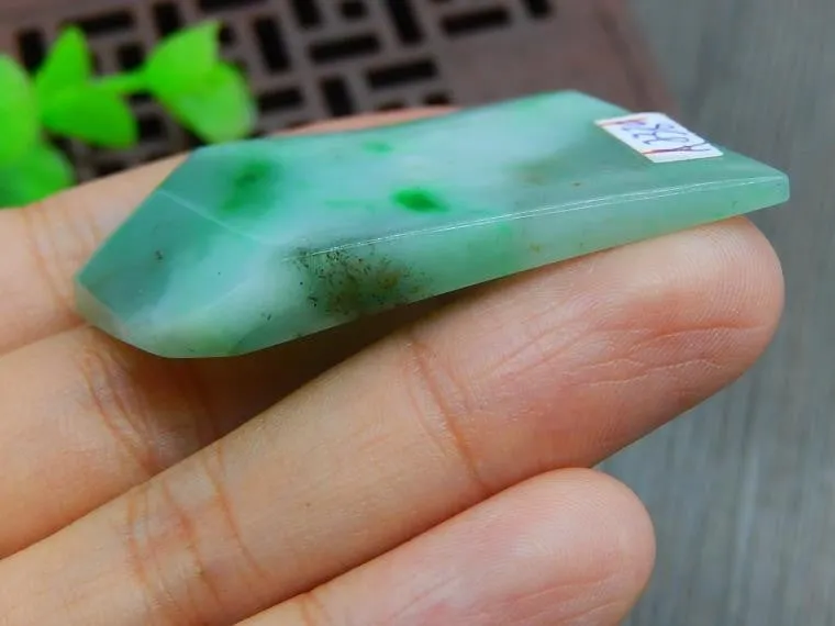 Natural Jade Rough Jadeite Raw (21g, 42X32X6.5mm)