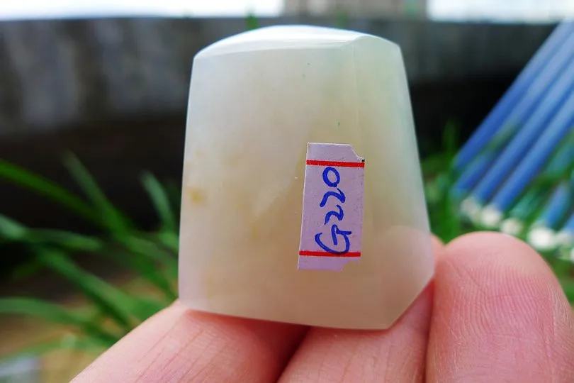 Natural Jade Rough Jadeite Raw (23g,3X2.8X1.4cm)
