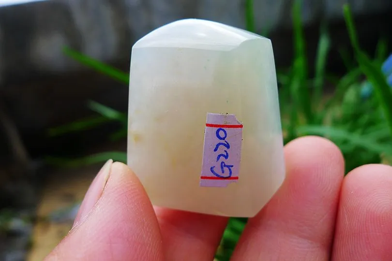 Natural Jade Rough Jadeite Raw (23g,3X2.8X1.4cm)