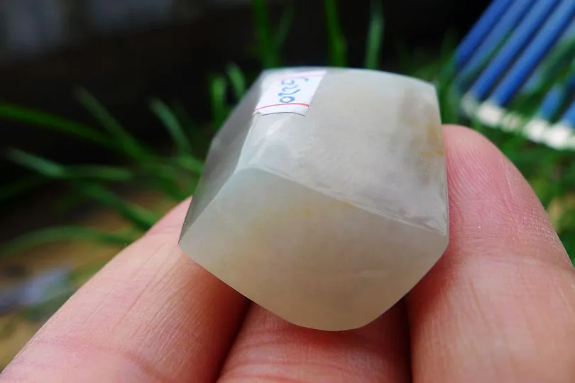 Natural Jade Rough Jadeite Raw (23g,3X2.8X1.4cm)