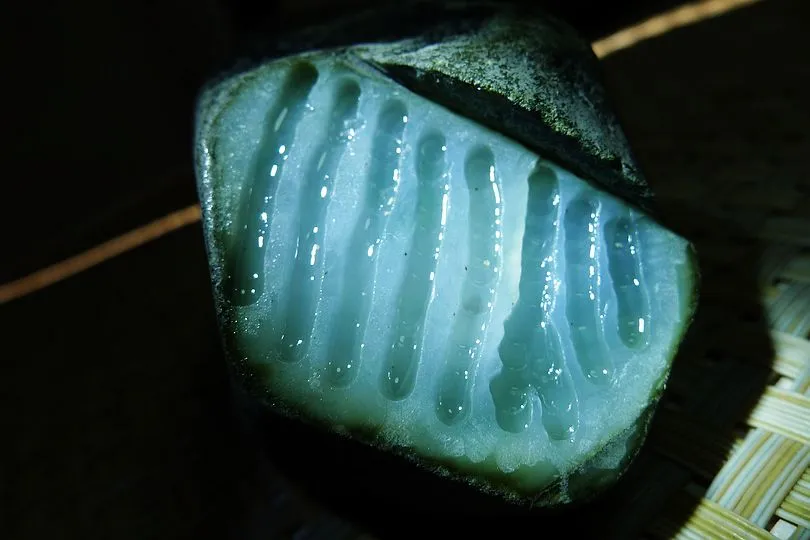 Natural Jade Rough Jadeite Raw (300g,7.6X5.2X4.8cm)