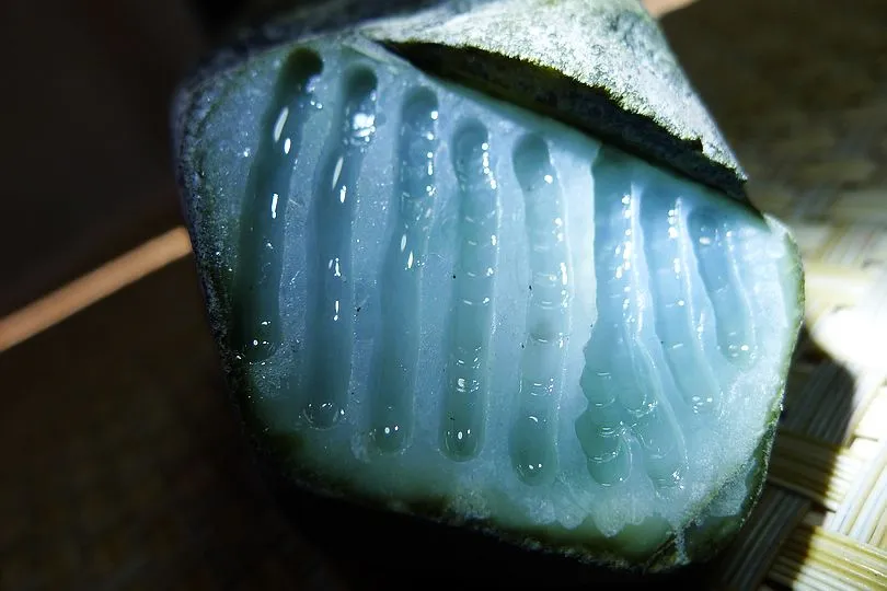Natural Jade Rough Jadeite Raw (300g,7.6X5.2X4.8cm)