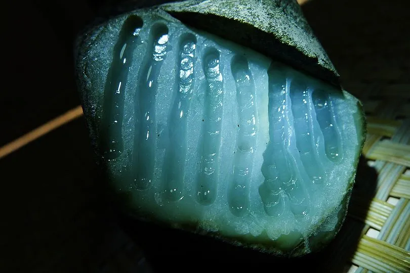 Natural Jade Rough Jadeite Raw (300g,7.6X5.2X4.8cm)