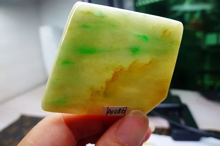 Natural Jade Rough Jadeite Raw (32g,5.5X4.6X0.45cm)