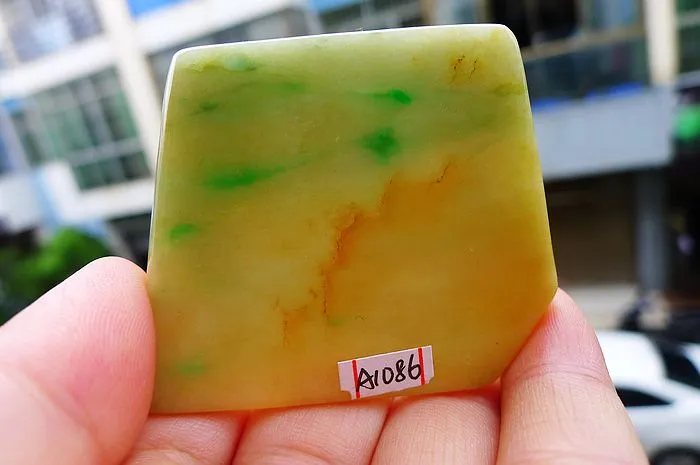 Natural Jade Rough Jadeite Raw (32g,5.5X4.6X0.45cm)