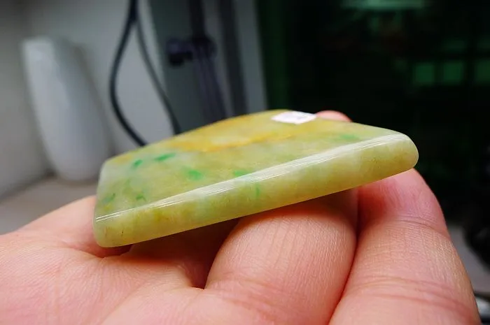 Natural Jade Rough Jadeite Raw (32g,5.5X4.6X0.45cm)