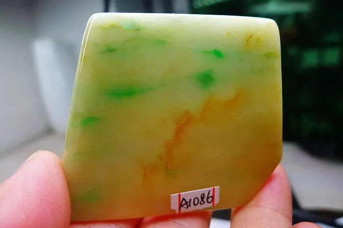 Natural Jade Rough Jadeite Raw (32g,5.5X4.6X0.45cm)
