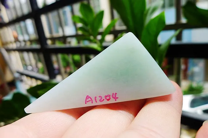 Natural Jade Rough Jadeite Raw (41g,6.1X2.8X1.4cm)