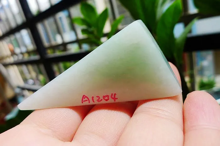 Natural Jade Rough Jadeite Raw (41g,6.1X2.8X1.4cm)