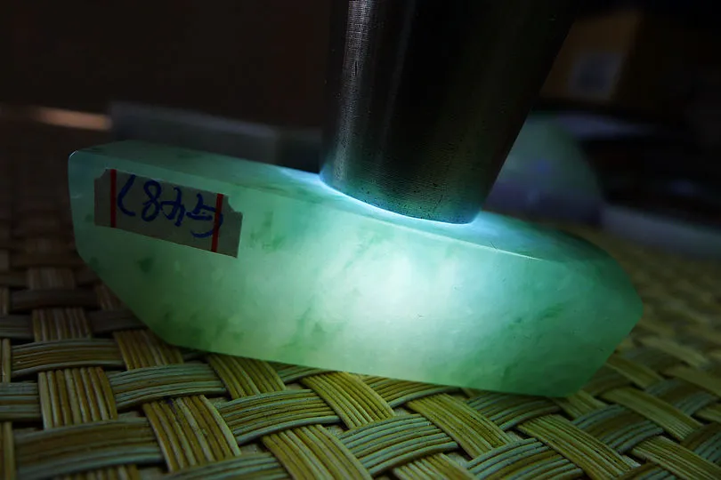 Natural Jade Rough Jadeite Raw (46g,5.1X1.8X1.8cm)