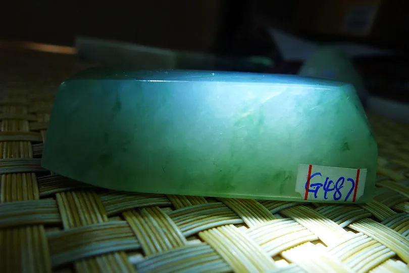Natural Jade Rough Jadeite Raw (46g,5.1X1.8X1.8cm)