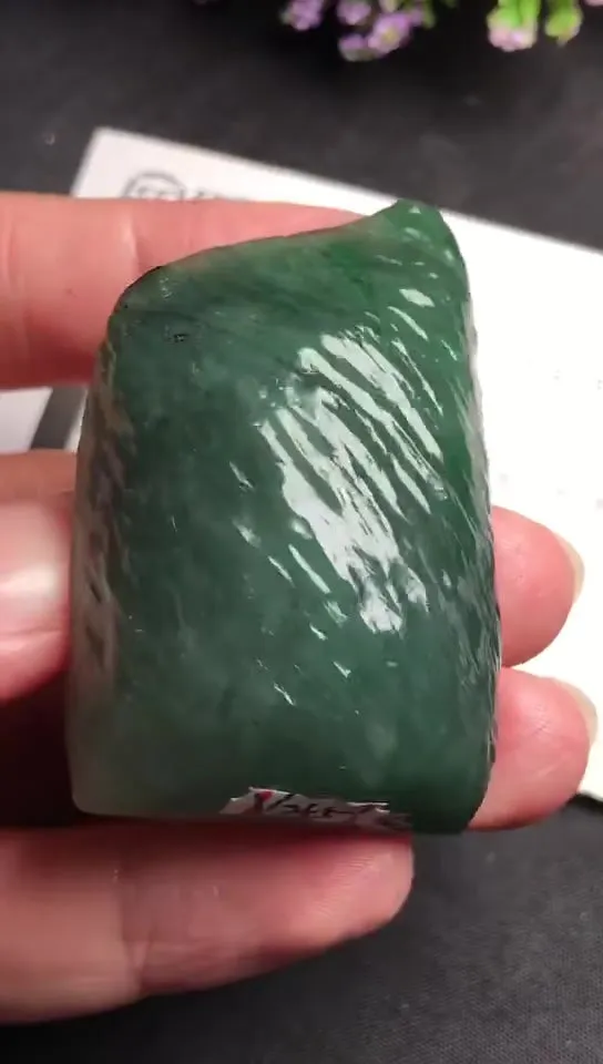Natural Jade Rough Jadeite Raw (49g,5.0x3.2x1.5cm)-V2559