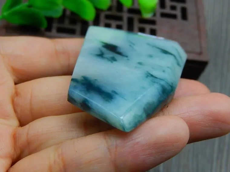 Natural Jade Rough Jadeite Raw (51g, 72X37X8.7mm)