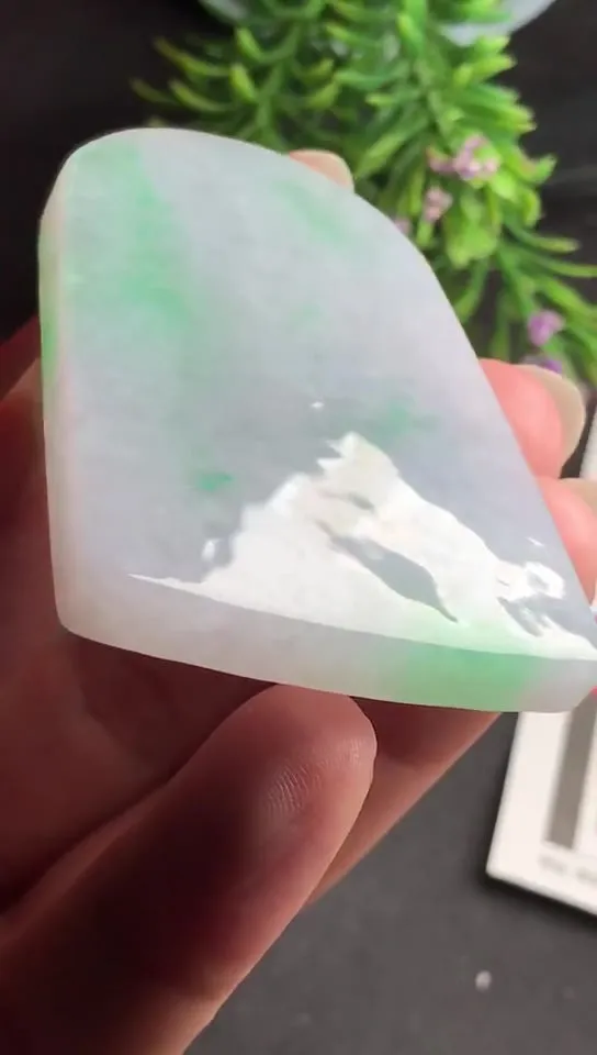 Natural Jade Rough Jadeite Raw (5.5x3.8x0.57cm)-S6304