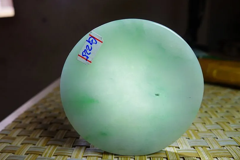 Natural Jade Rough Jadeite Raw (58g,5.55X5.55X0.65cm)
