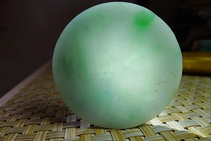 Natural Jade Rough Jadeite Raw (58g,5.55X5.55X0.65cm)