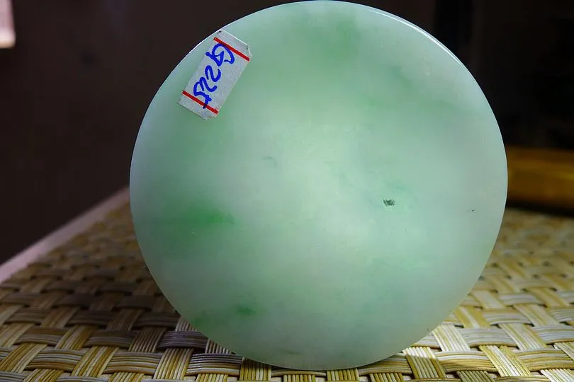 Natural Jade Rough Jadeite Raw (58g,5.55X5.55X0.65cm)