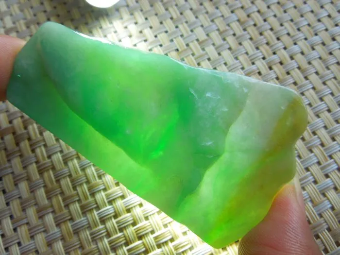 Natural Jade Rough Jadeite Raw (59g, 78X44X11mm)