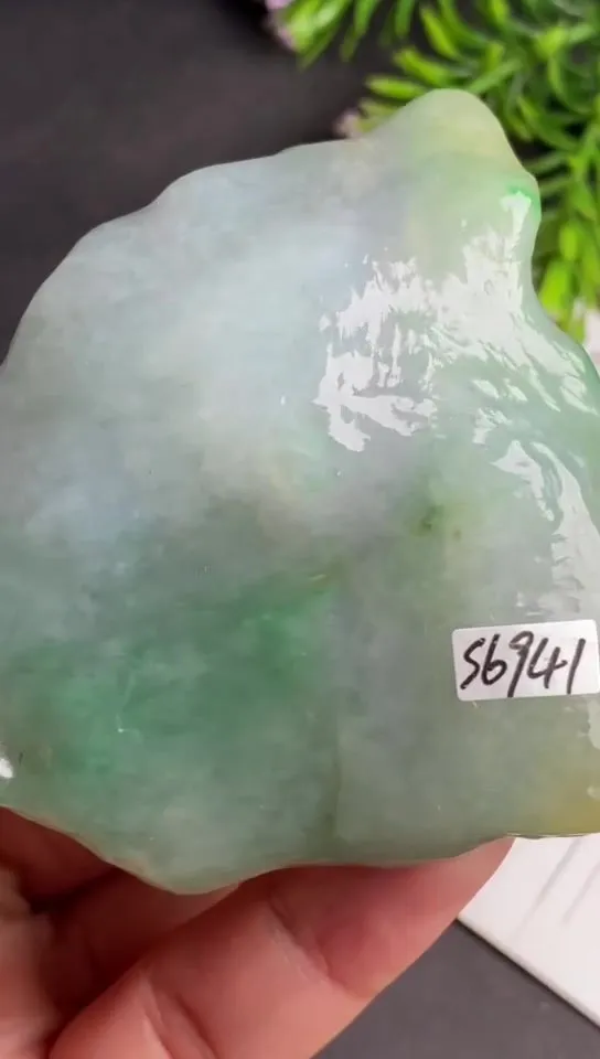 Natural Jade Rough Jadeite Raw (6.0X5.6X2.0cm)-S6941