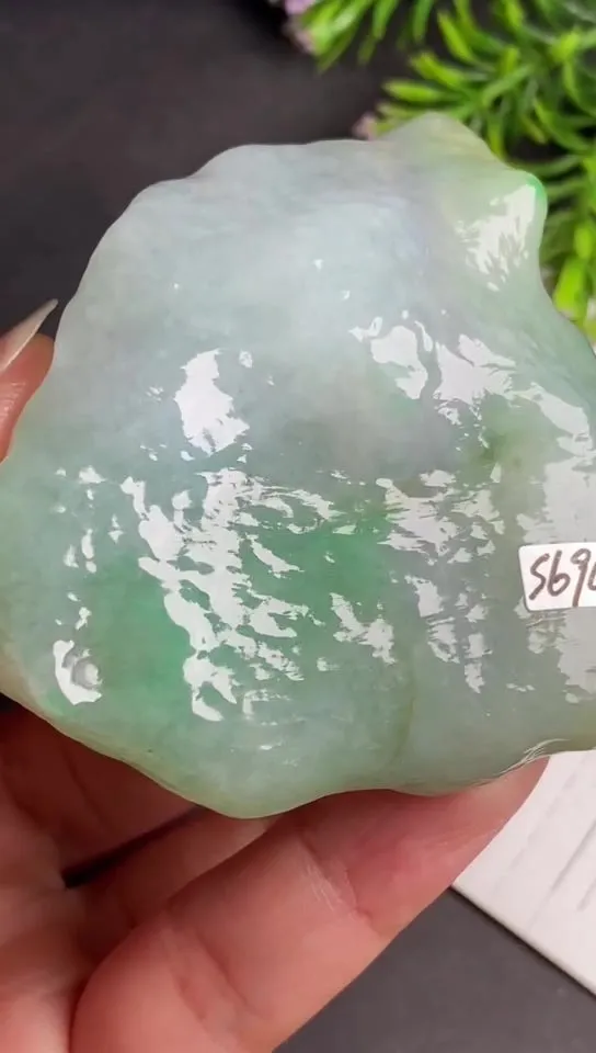 Natural Jade Rough Jadeite Raw (6.0X5.6X2.0cm)-S6941