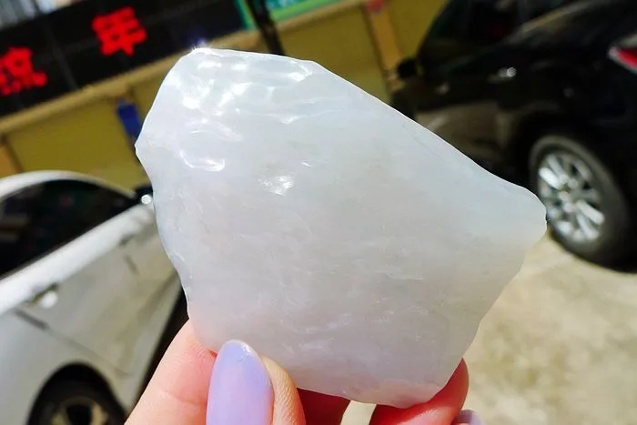 Natural Jade Rough Jadeite Raw (69g,5.8X4.5X1.4cm)