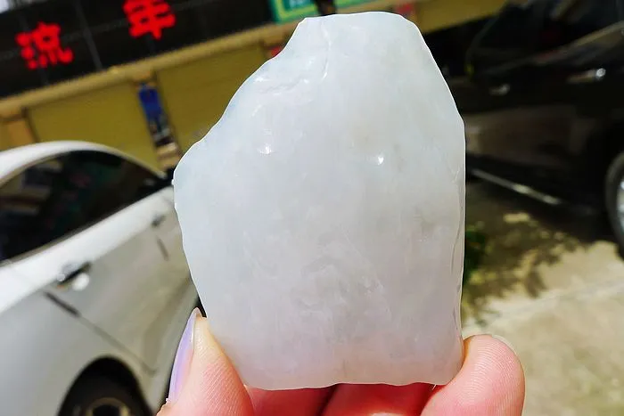 Natural Jade Rough Jadeite Raw (69g,5.8X4.5X1.4cm)