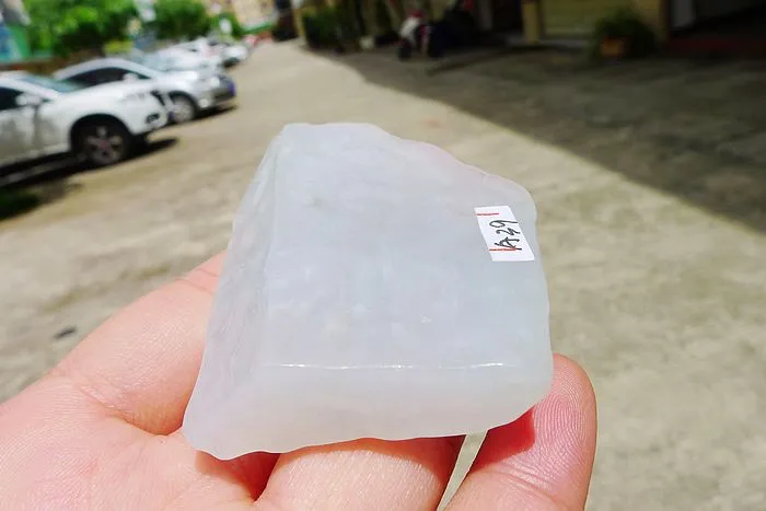 Natural Jade Rough Jadeite Raw (69g,5.8X4.5X1.4cm)