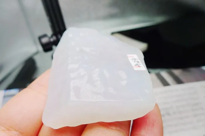 Natural Jade Rough Jadeite Raw (69g,5.8X4.5X1.4cm)