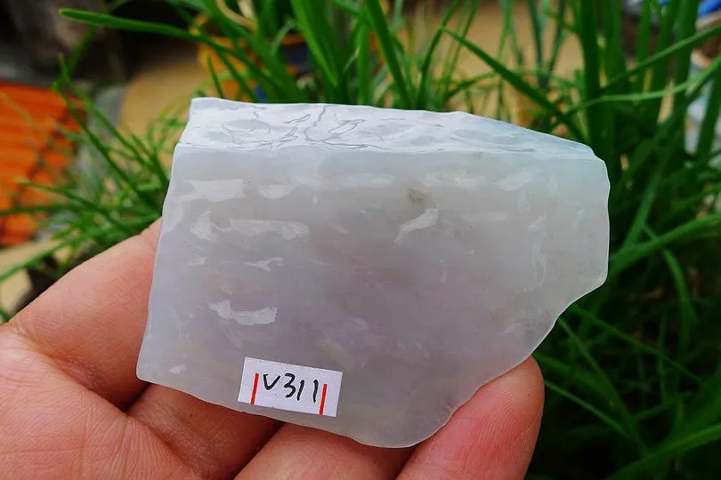 Natural Jade Rough Jadeite Raw (69g,6X4.1X1.4cm)