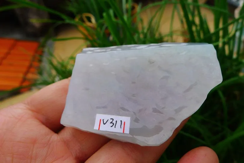 Natural Jade Rough Jadeite Raw (69g,6X4.1X1.4cm)