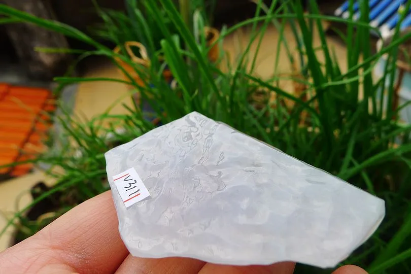 Natural Jade Rough Jadeite Raw (69g,6X4.1X1.4cm)