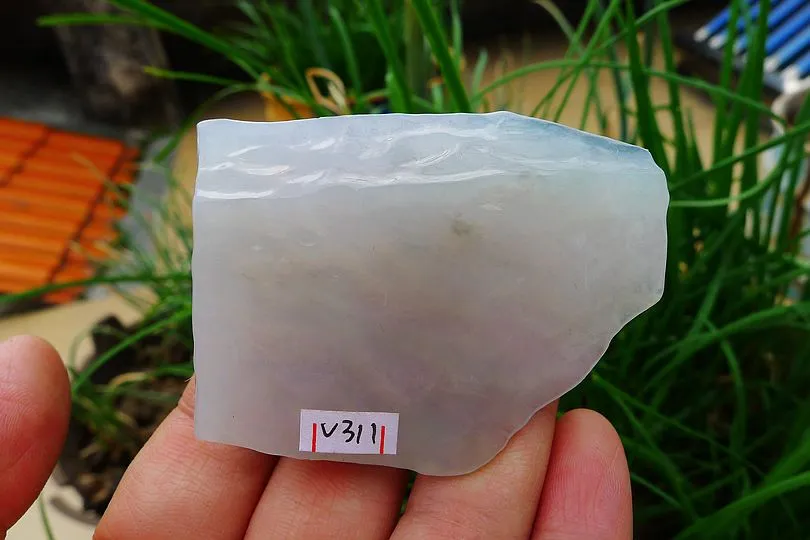 Natural Jade Rough Jadeite Raw (69g,6X4.1X1.4cm)